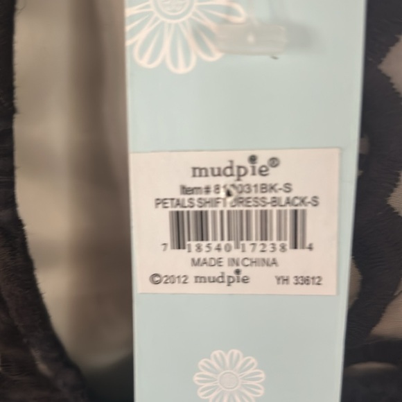 Black Petal Lace Overlay Shift Dress - Picture 8 of 16